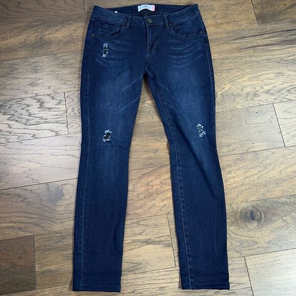 CABI Dusk Destructed Skinny Jeans Sz 6 #3193 EUC - Picture 2 of 7